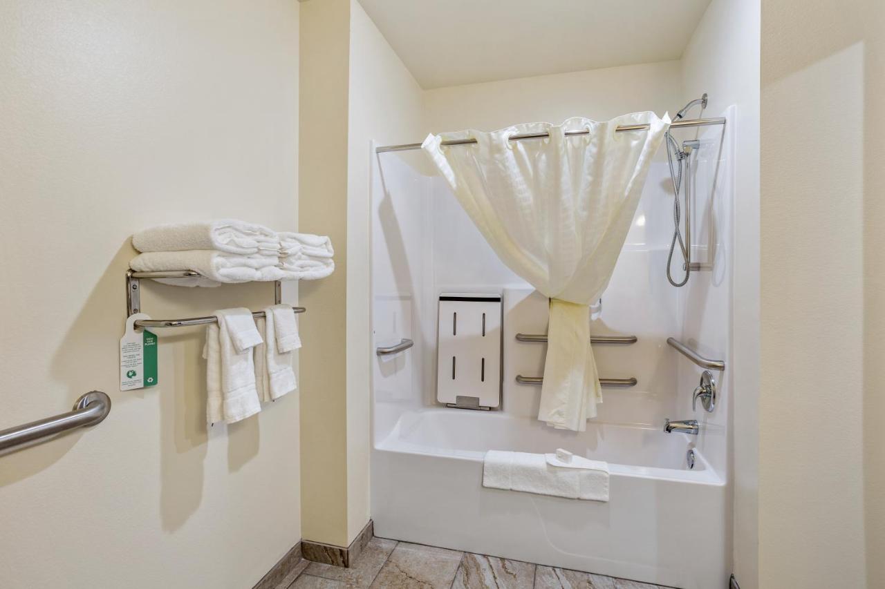 Cobblestone Hotel & Suites インターナショナルフォールズ エクステリア 写真