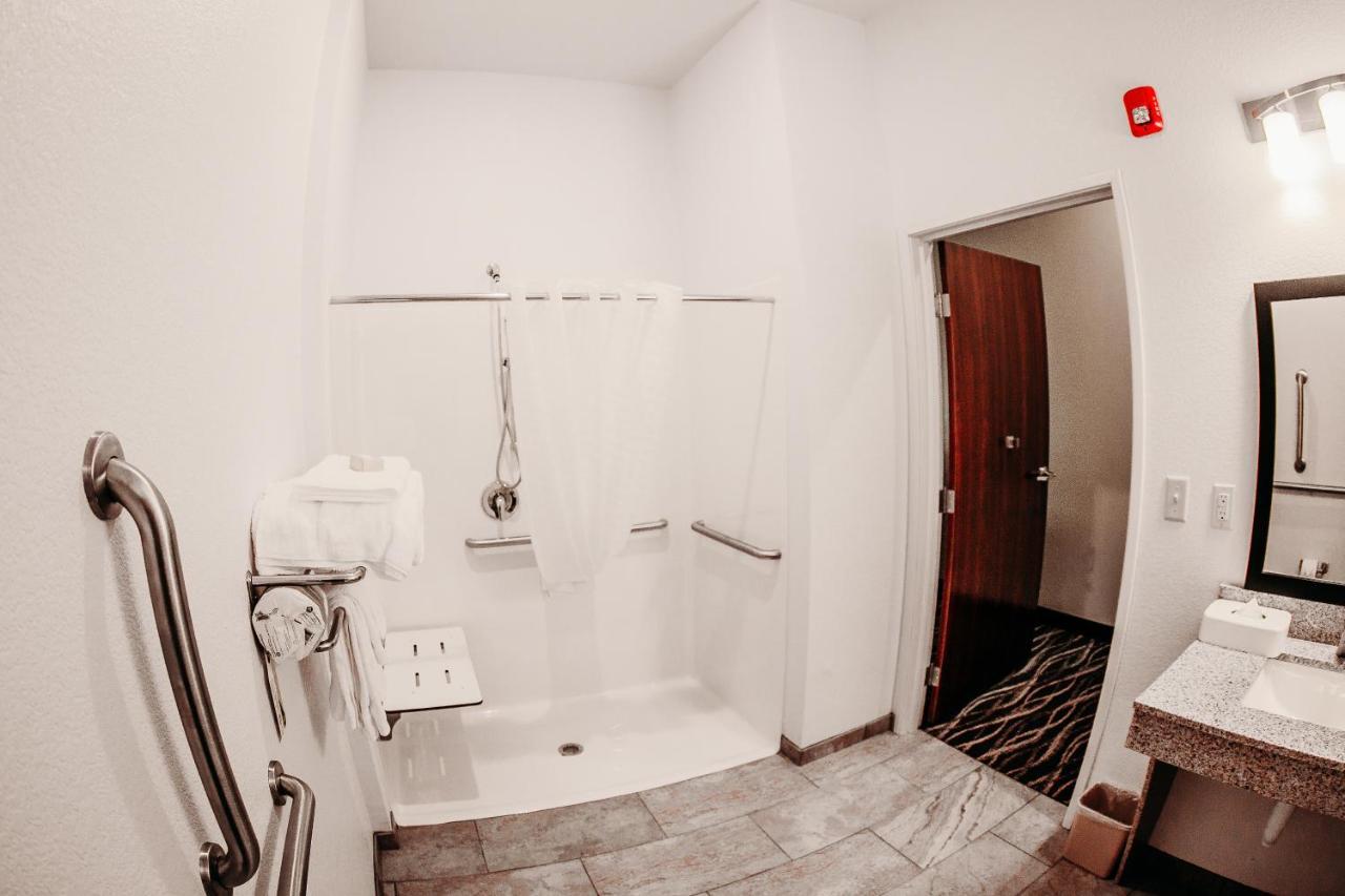 Cobblestone Hotel & Suites インターナショナルフォールズ エクステリア 写真