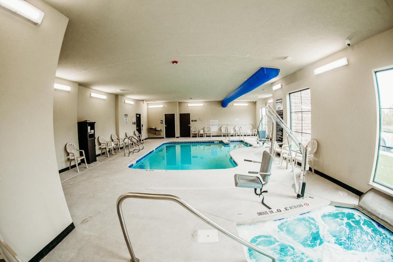 Cobblestone Hotel & Suites インターナショナルフォールズ エクステリア 写真