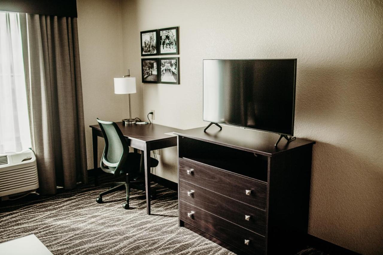 Cobblestone Hotel & Suites インターナショナルフォールズ エクステリア 写真