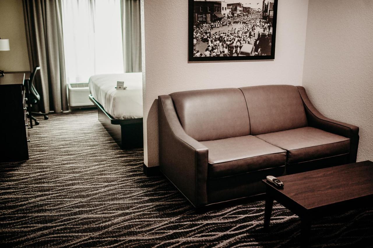Cobblestone Hotel & Suites インターナショナルフォールズ エクステリア 写真