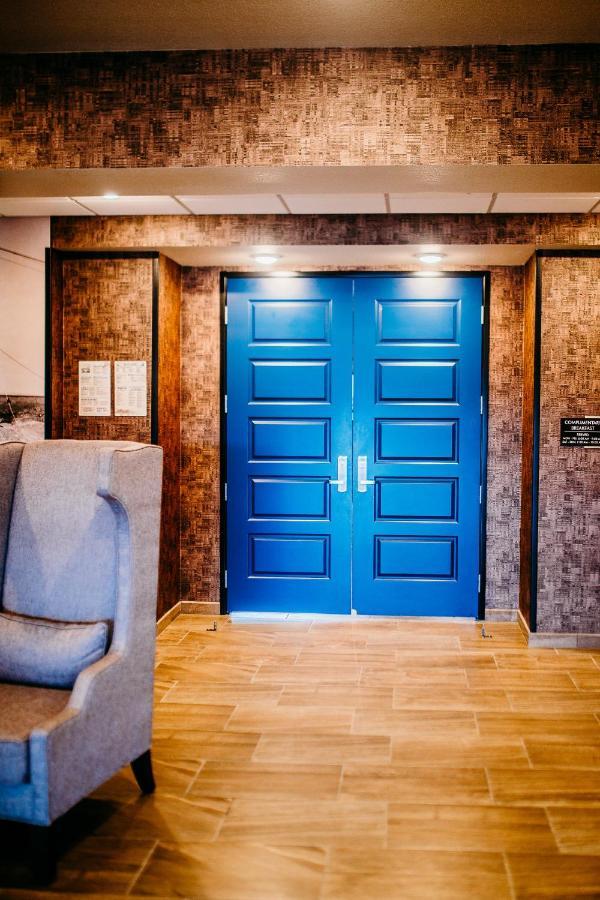 Cobblestone Hotel & Suites インターナショナルフォールズ エクステリア 写真