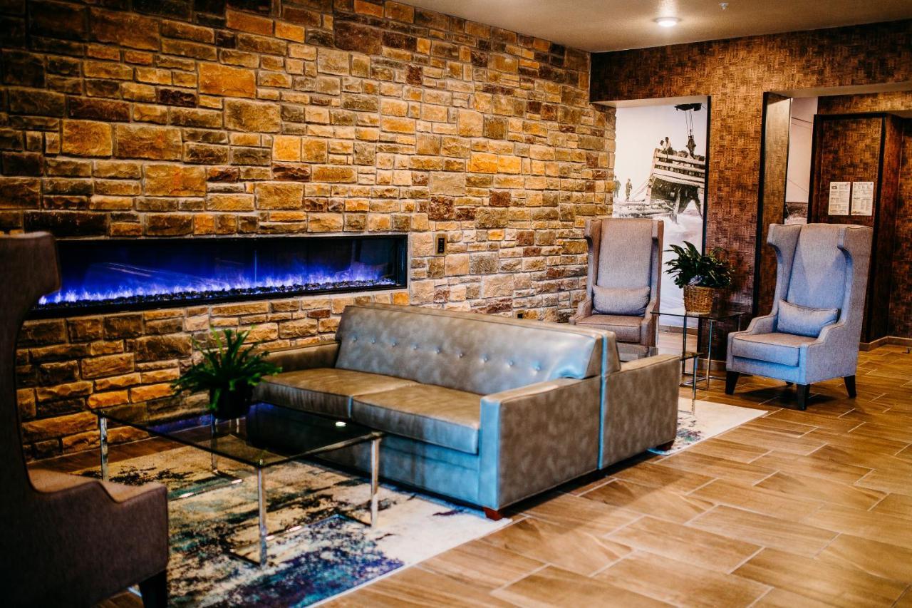 Cobblestone Hotel & Suites インターナショナルフォールズ エクステリア 写真