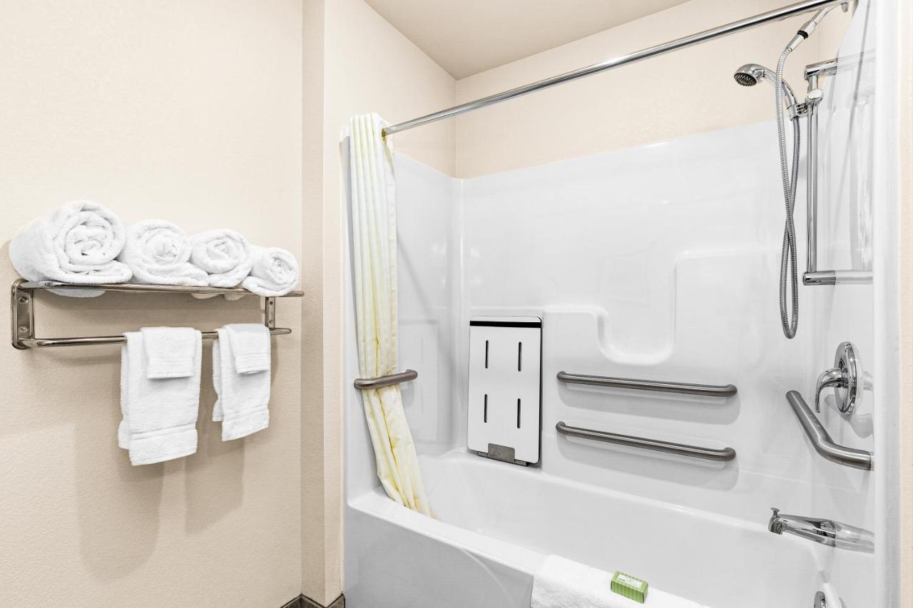 Cobblestone Hotel & Suites インターナショナルフォールズ エクステリア 写真