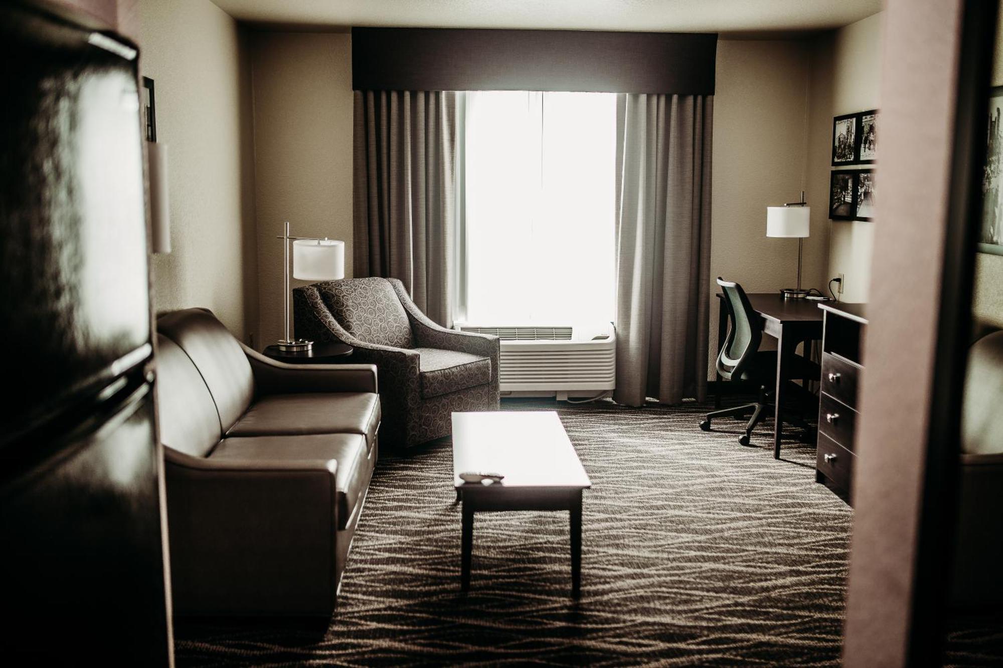 Cobblestone Hotel & Suites インターナショナルフォールズ エクステリア 写真