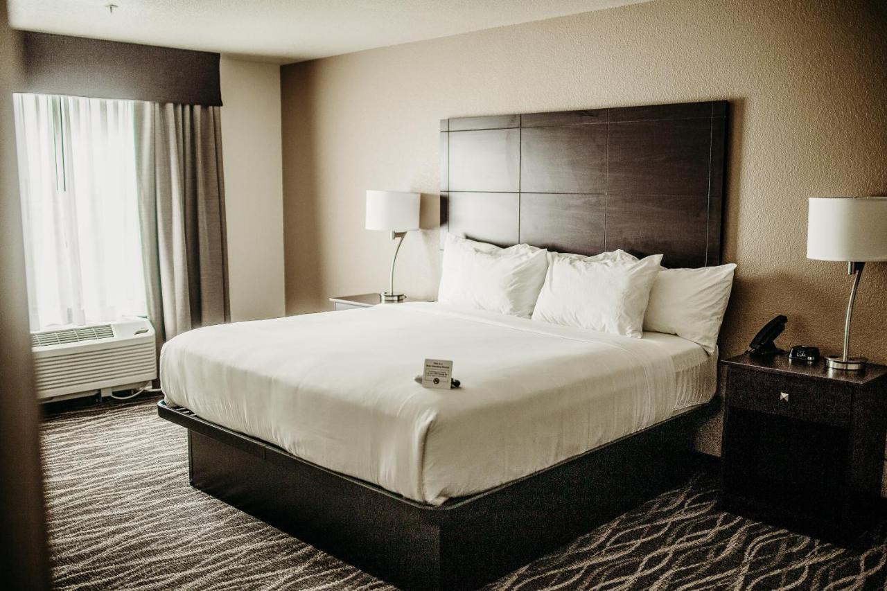 Cobblestone Hotel & Suites インターナショナルフォールズ エクステリア 写真