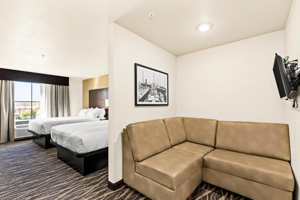 Cobblestone Hotel & Suites インターナショナルフォールズ エクステリア 写真